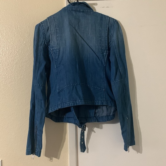 Jean jacket size M - Picture 2 of 2